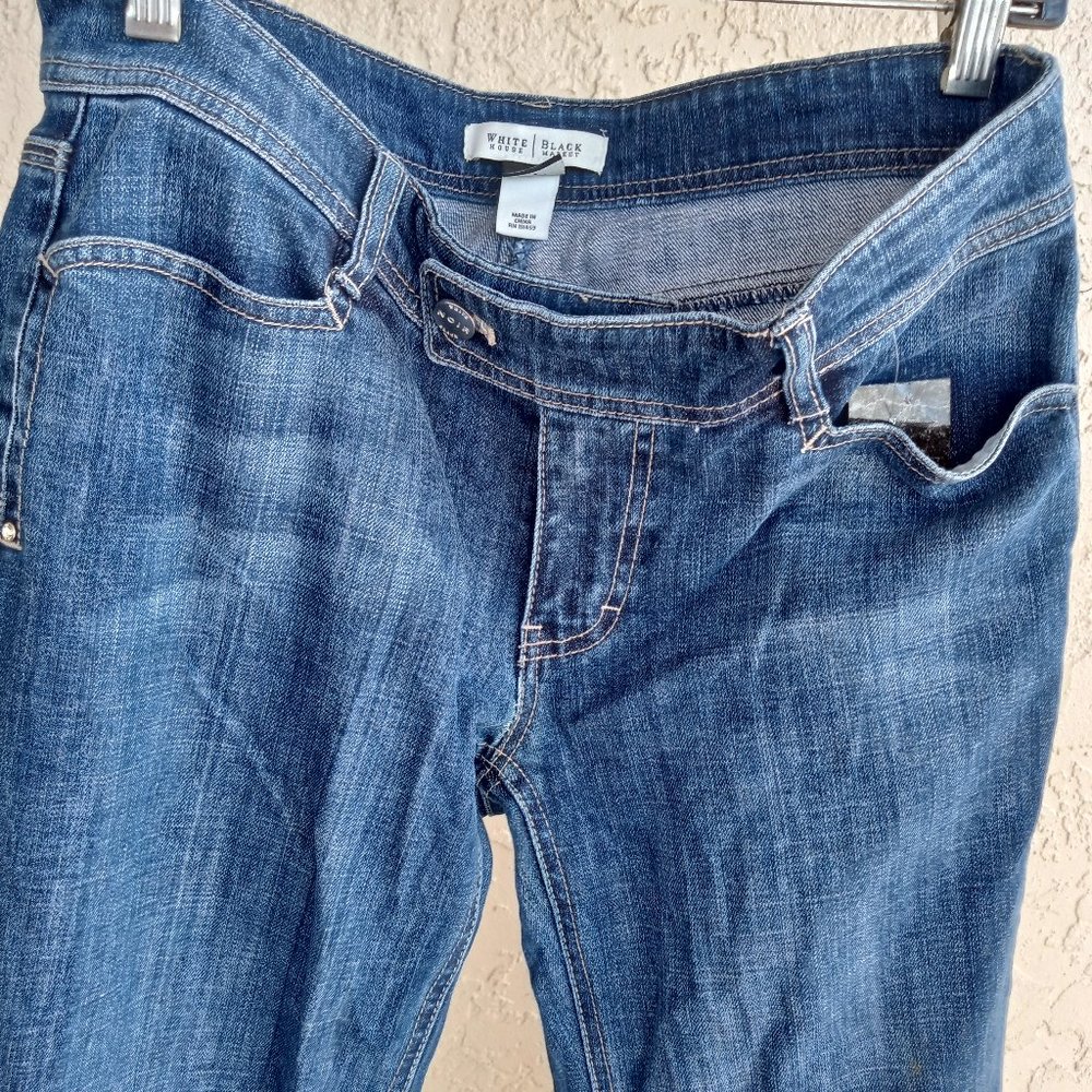 𝅺white House Black Market Noir Capris Light Wash Boot Cut